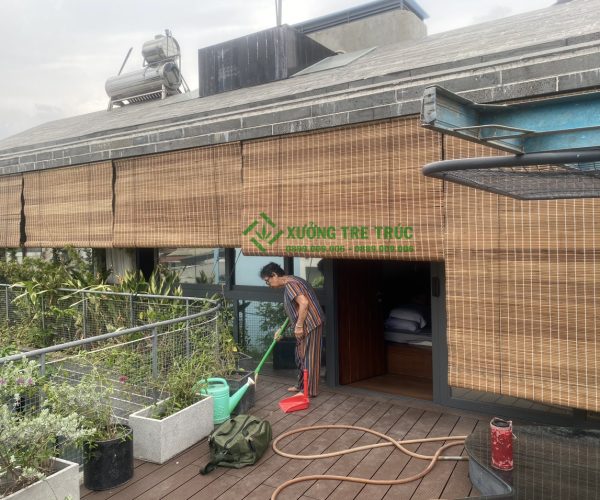 Mành Tre Che Nắng Ban Công 3 Mành tre trúc có khả năng chịu nước tốt và khá bền bỉ, giúp duy trì tính thẩm mỹ và chức năng của công trình trong thời gian dài.